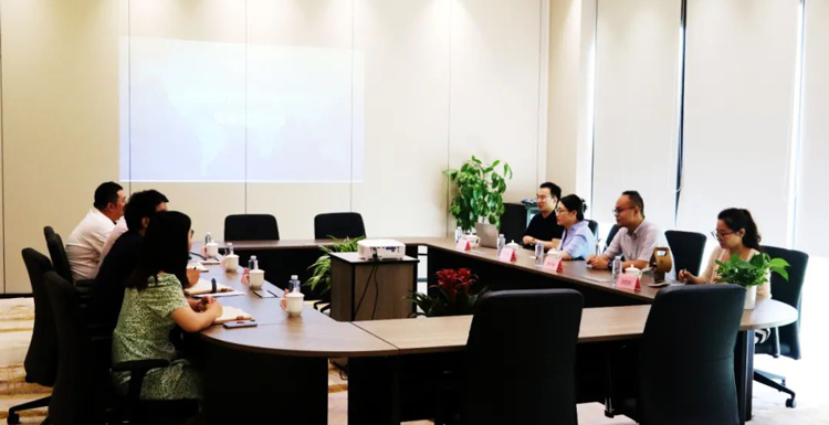 临港集团投资促进中心深入调研诺倬力数控，探寻企业发展秘密！